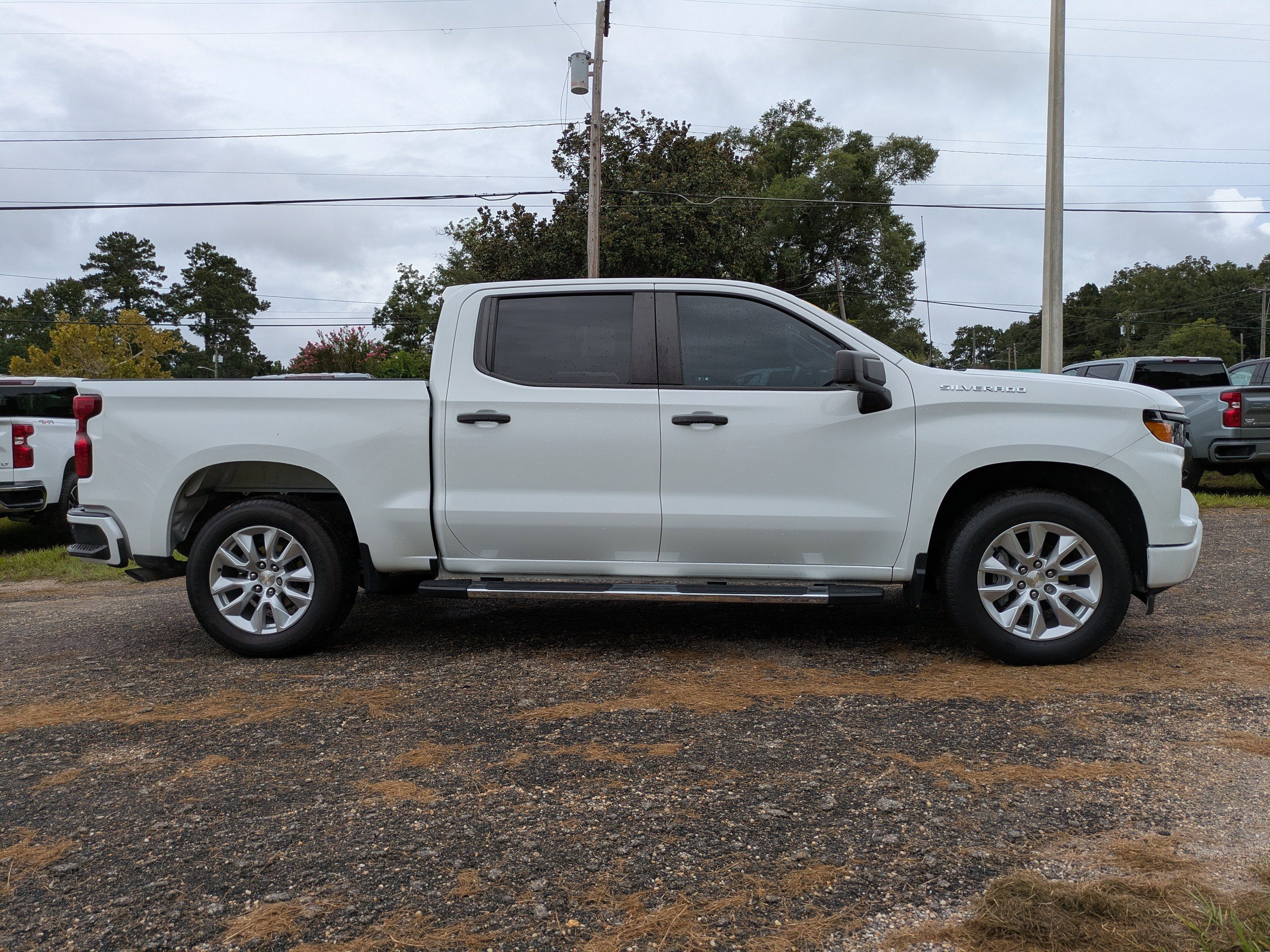 2022 Chevrolet Silverado 1500 Custom photo 3