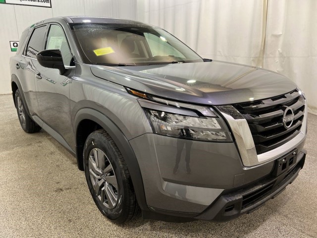 2025 Nissan Pathfinder S