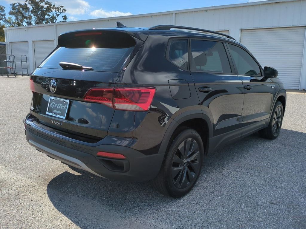 2023 Volkswagen Taos S photo 2