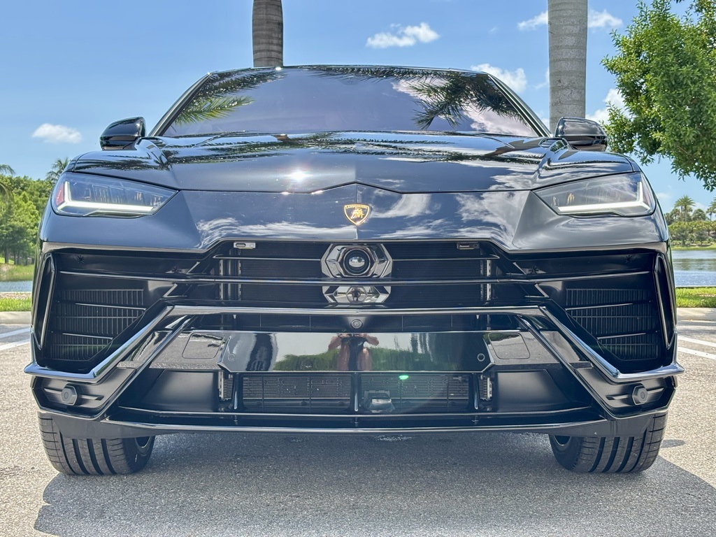 2024 Lamborghini Urus S photo 3