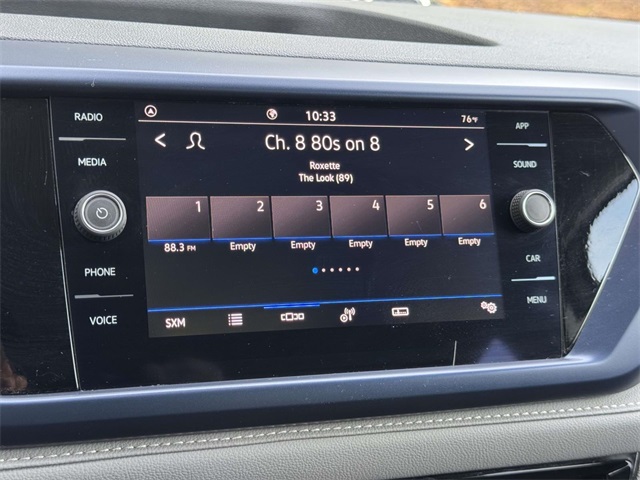 2024 Volkswagen Taos SE photo 2