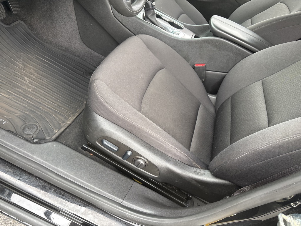 2023 Chevrolet Malibu 1LT photo 9