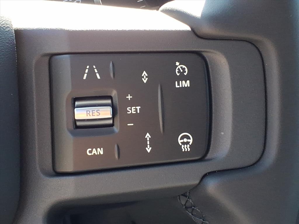 2025 Land Rover Defender 110 S photo 14
