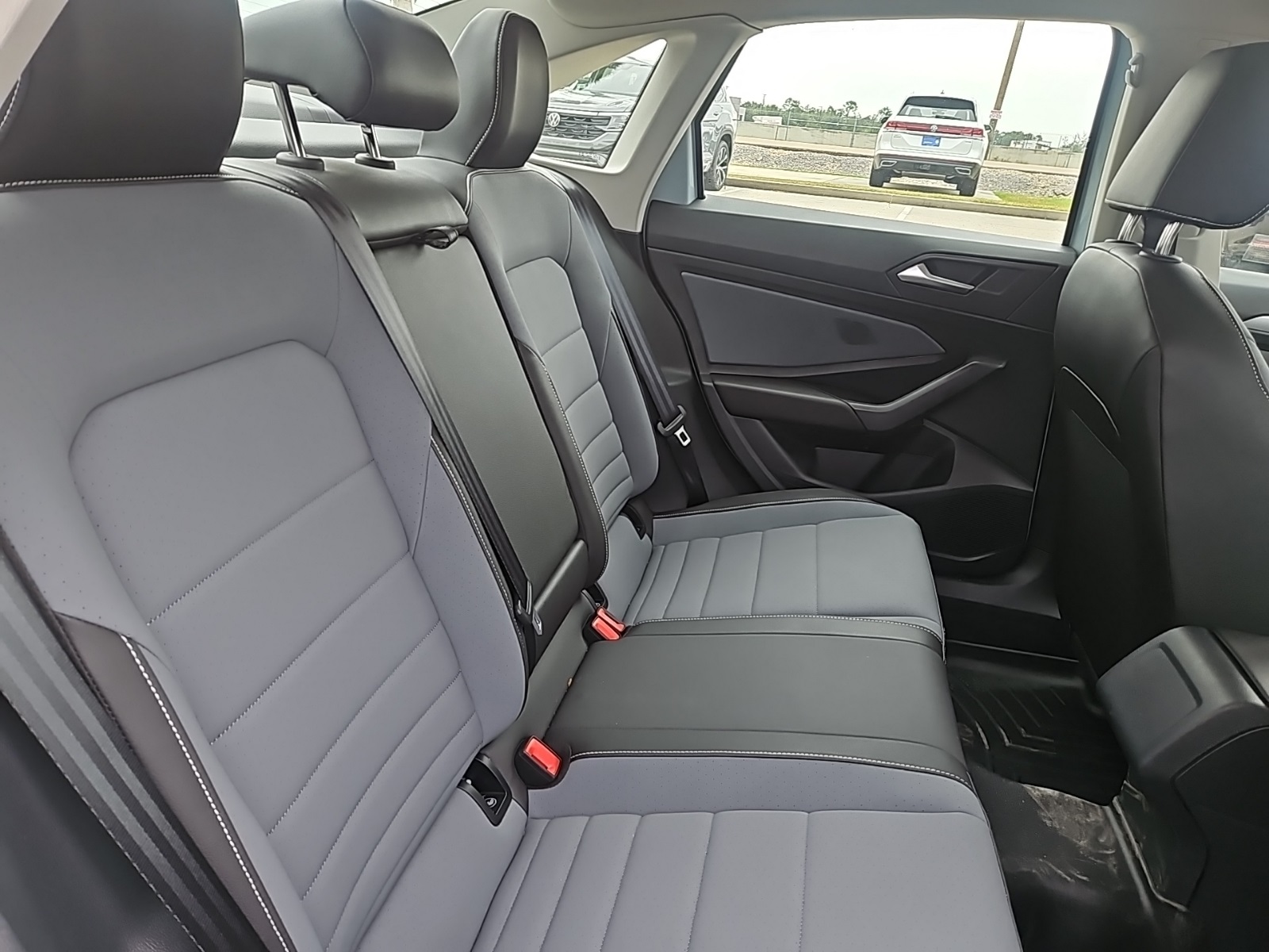 2025 Volkswagen Jetta 1.5T SE photo 4
