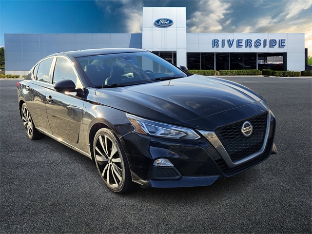 2021 Nissan Altima SR's photo