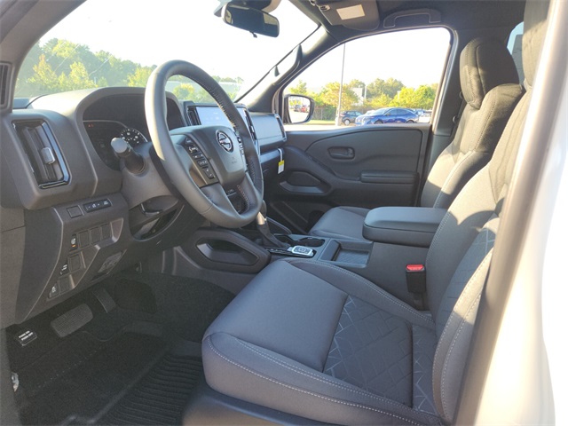2026 Nissan Frontier Crew Cab SV photo 8