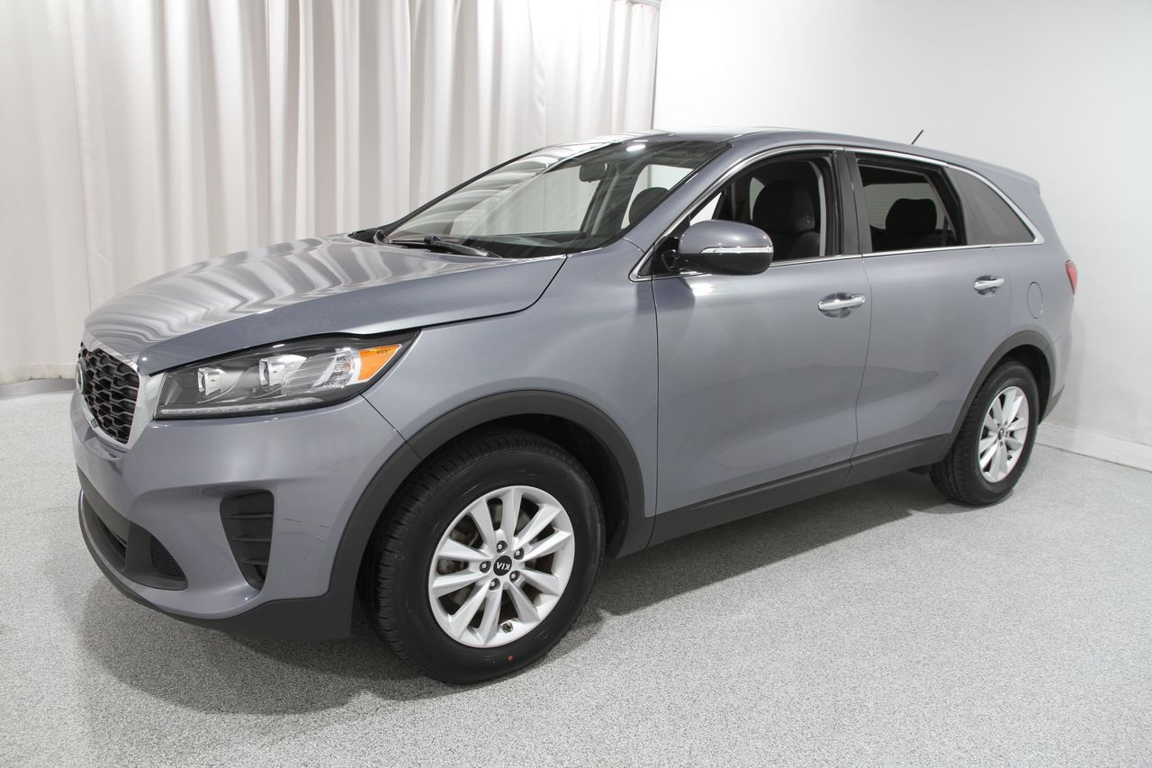 2020 Kia Sorento LX photo 3