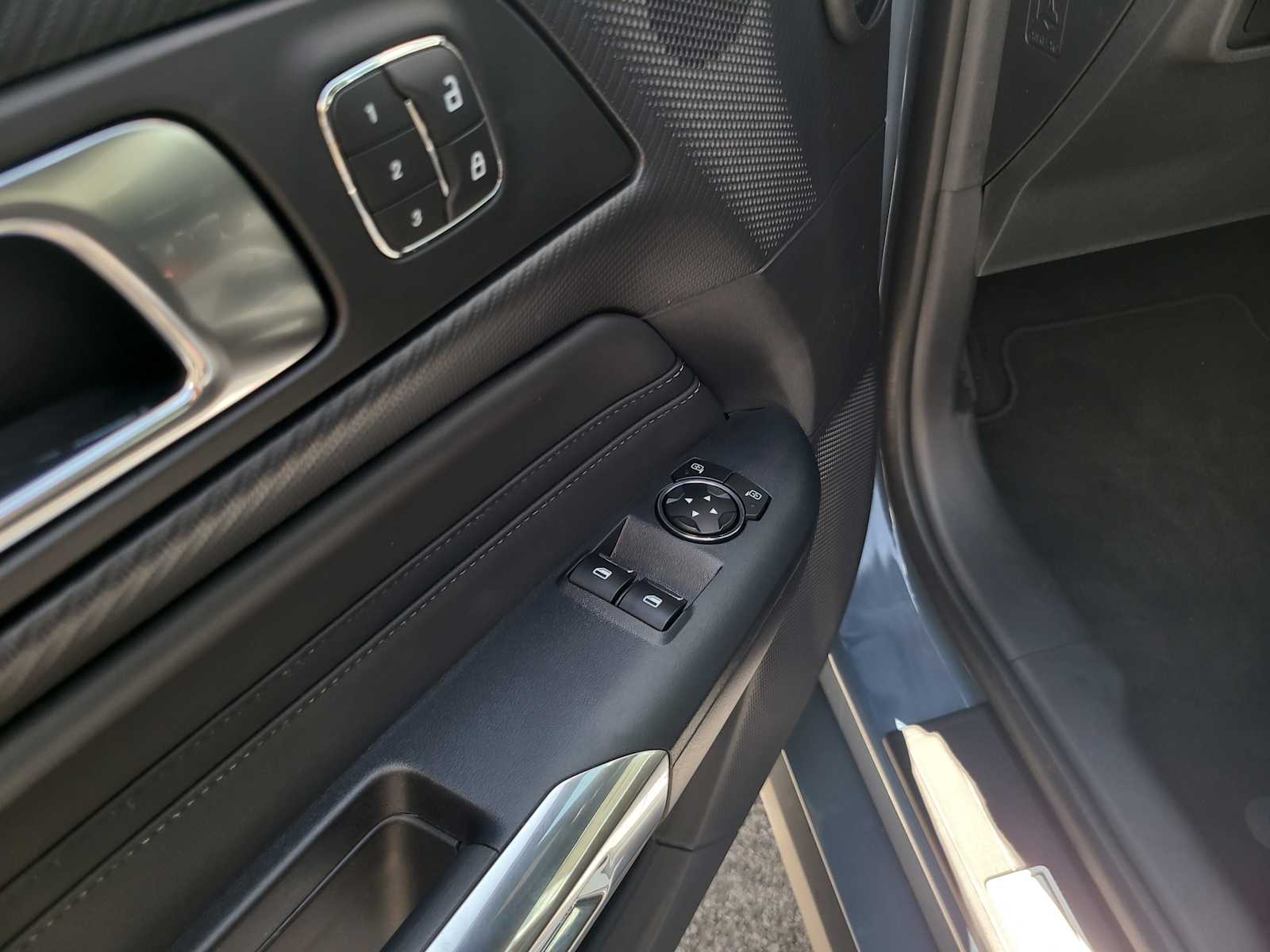 2025 Ford Mustang GT Premium photo 11