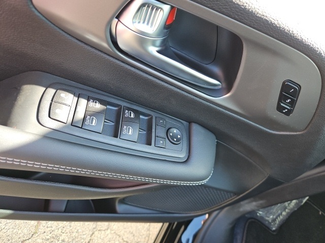 2026 Chrysler Pacifica photo 5