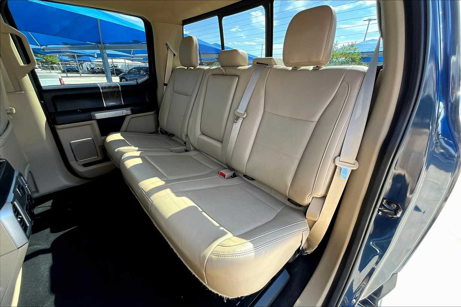 2019 Ford F-250 Lariat photo 19
