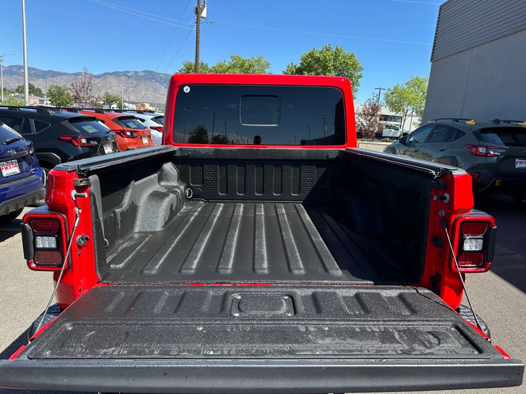 2021 Jeep Gladiator Rubicon photo 25