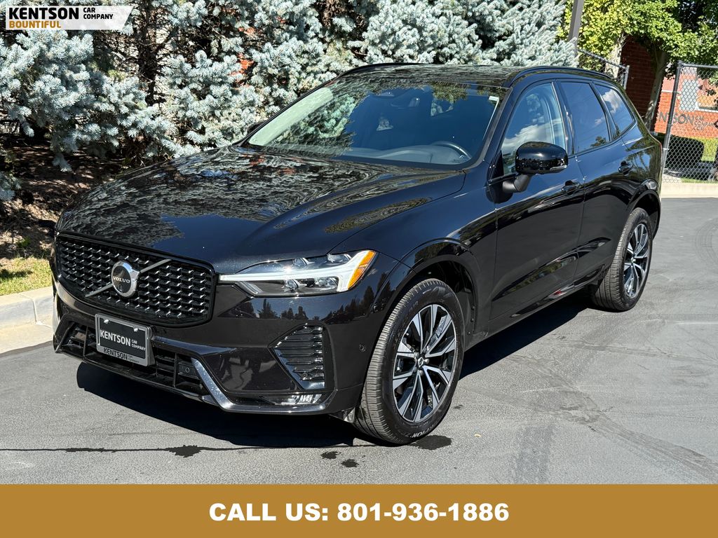 2025 Volvo XC60 B5 Plus photo 3