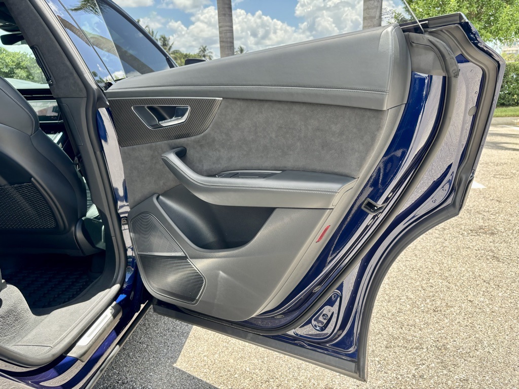 2021 Audi RS Q8 photo 19