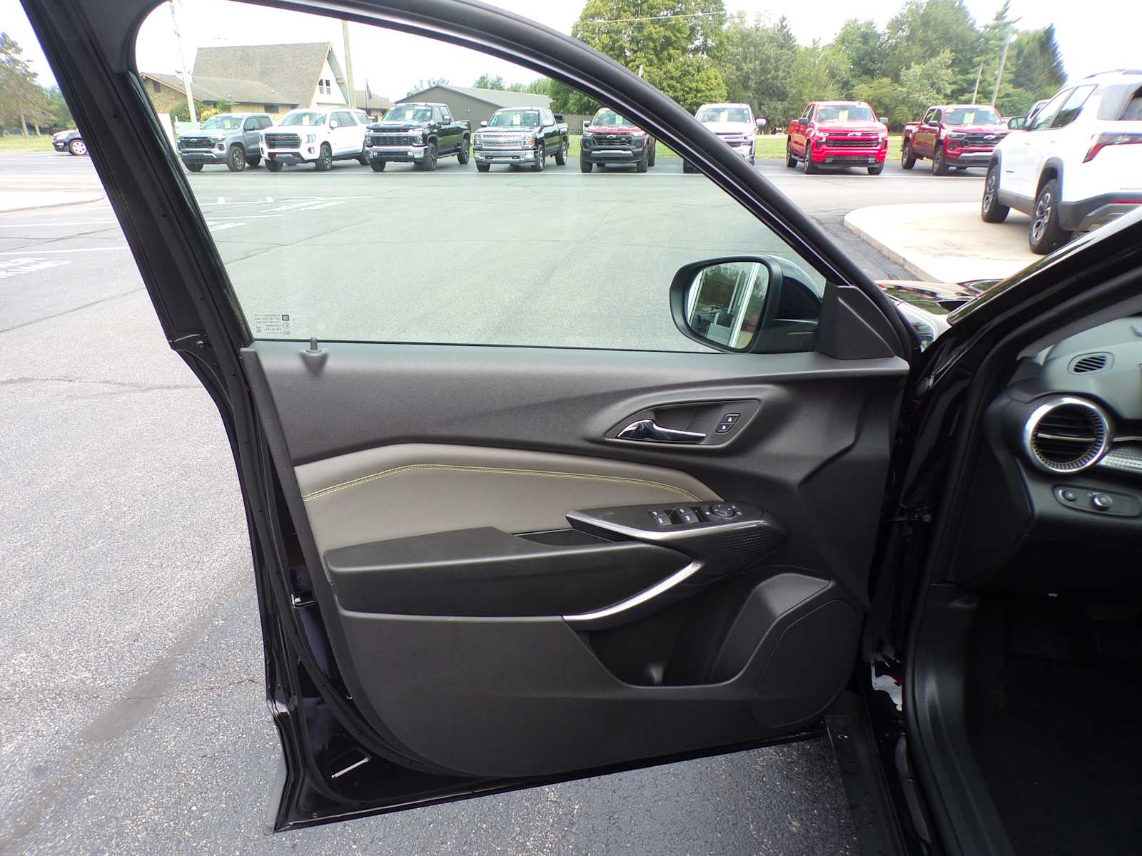 2025 Chevrolet Trax ACTIV photo 7