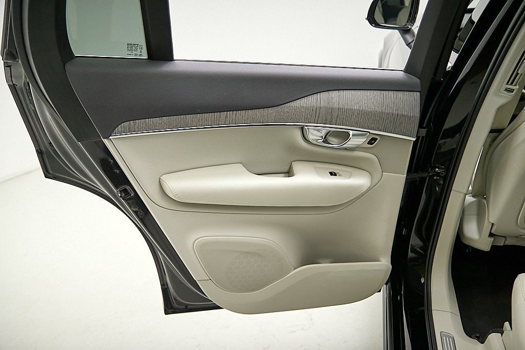 2023 VOLVO XC90 - Image 16
