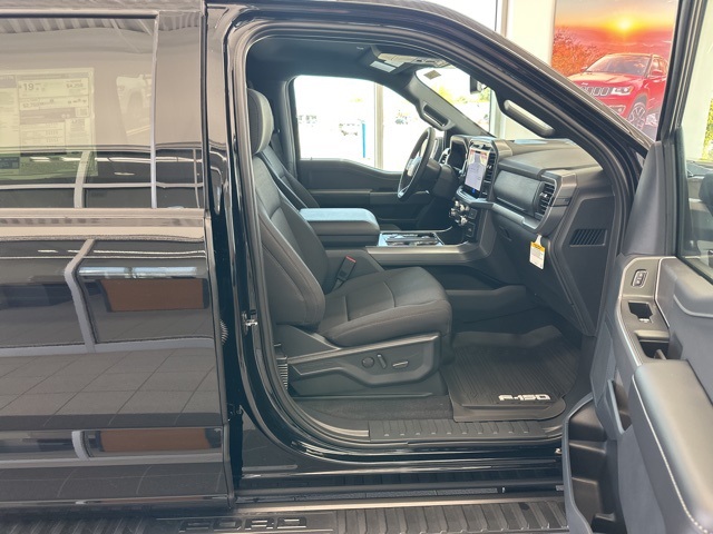 2025 Ford F-150 XLT photo 29