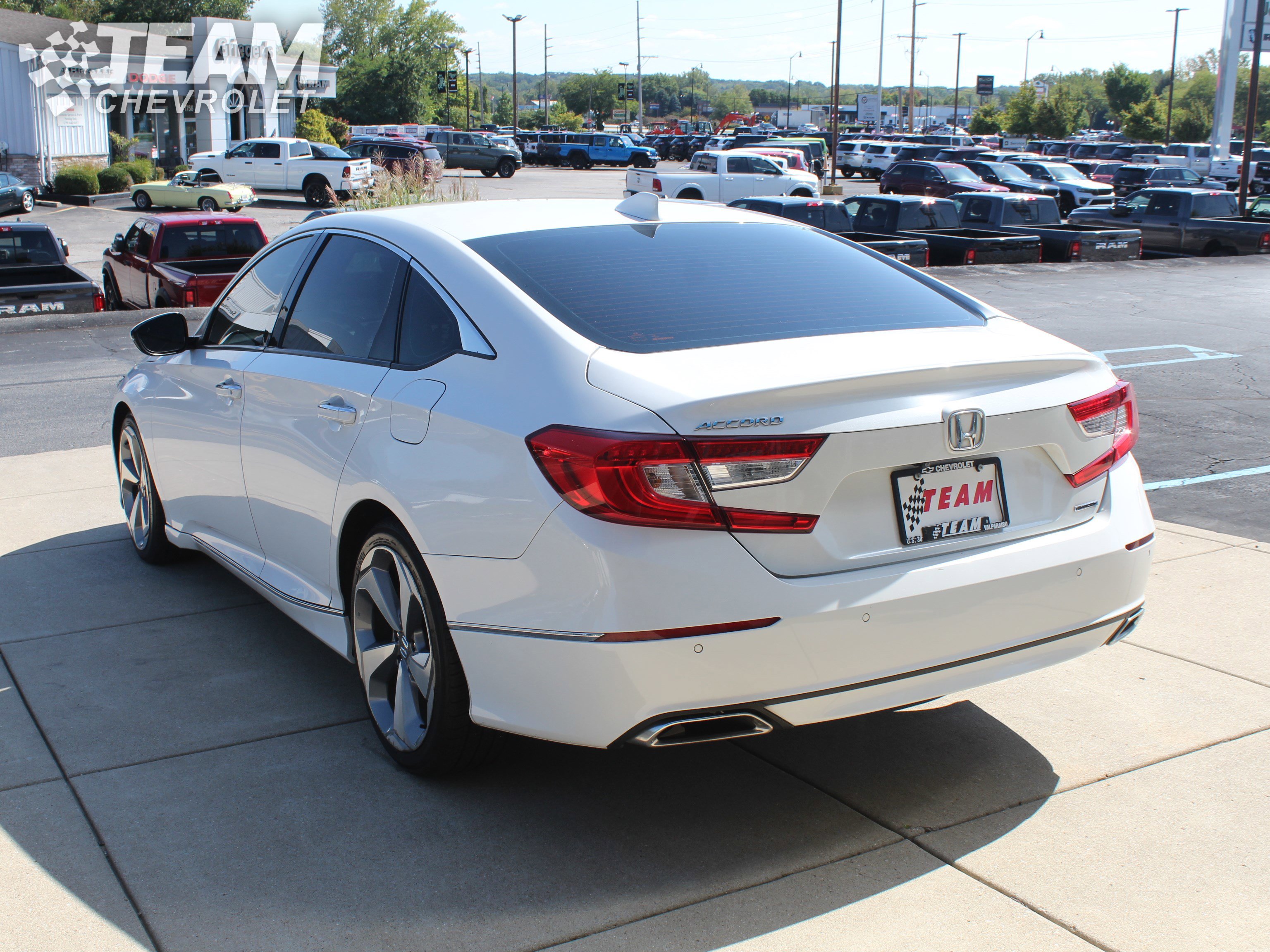 2018 Honda Accord Touring 1.5T photo 4