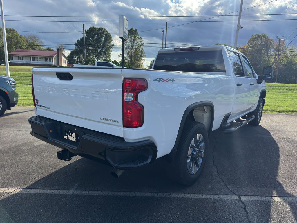2024 Chevrolet Silverado Custom photo 2