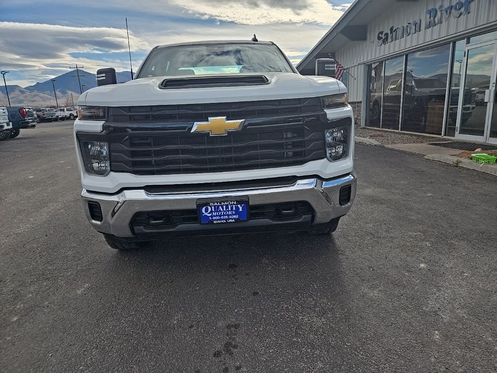 2024 Chevrolet Silverado 2500HD Work Truck photo 4
