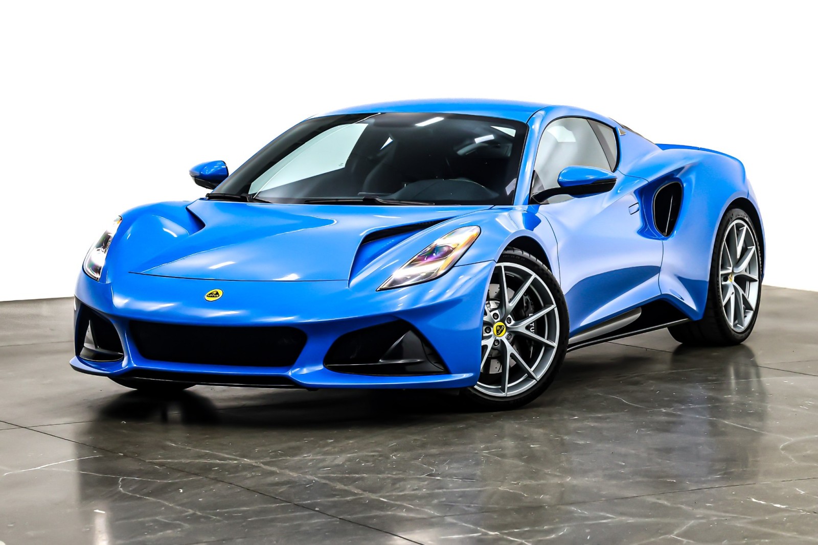 2024 Lotus Emira First Edition's photo