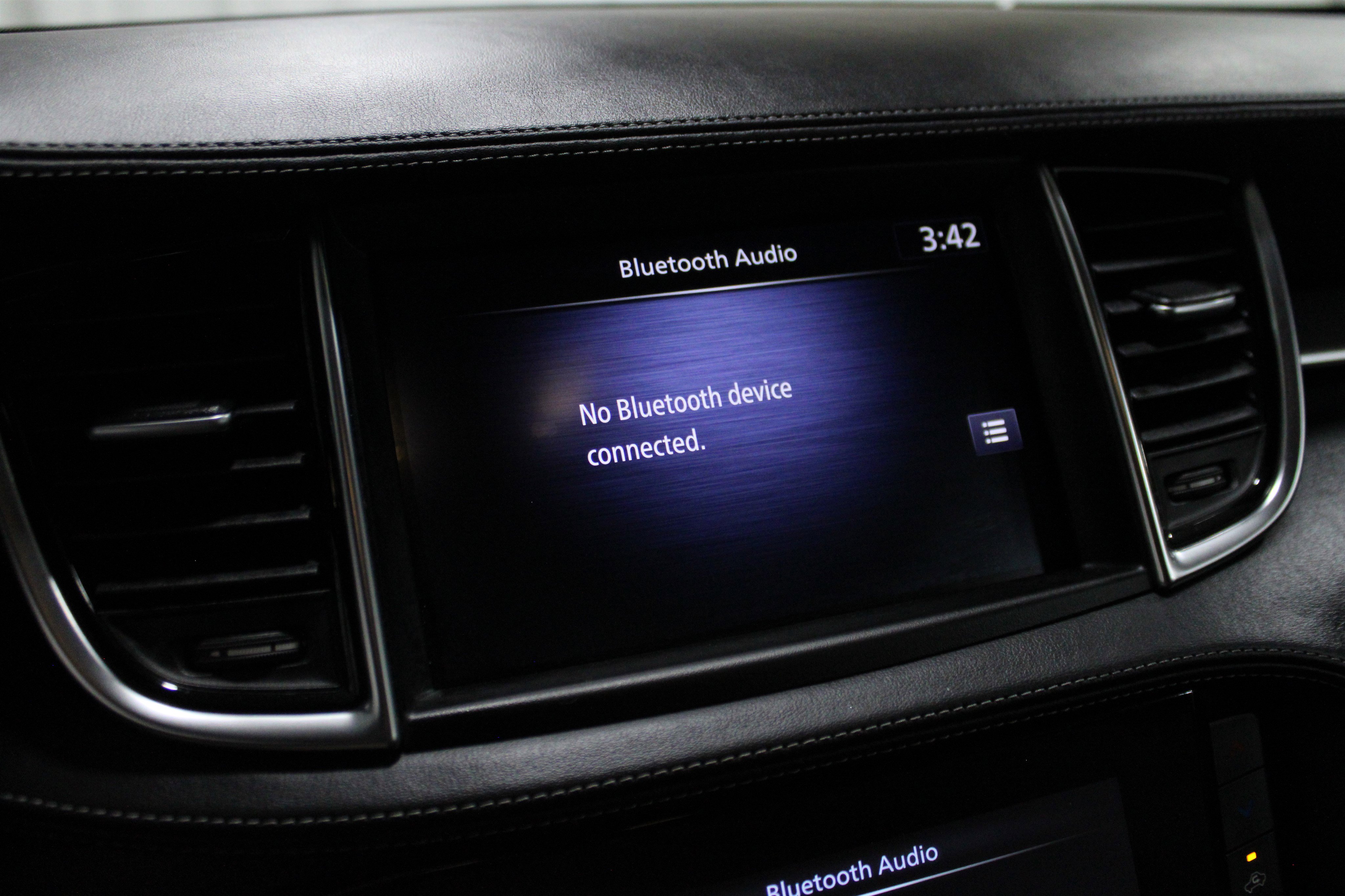 2022 Infiniti QX50 Luxe AWD photo 4