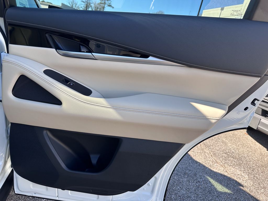 2025 Infiniti QX60 Pure photo 30