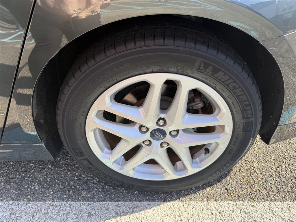 2015 Ford Fusion SE photo 7