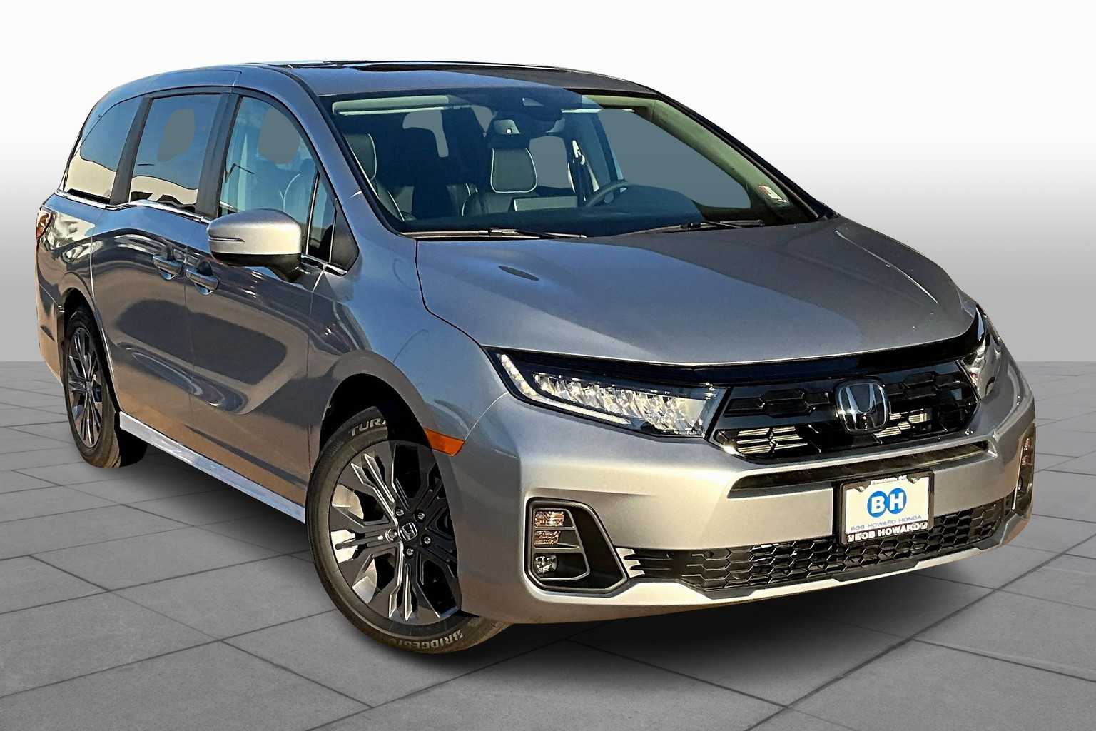 2025 Honda Odyssey Touring photo 2