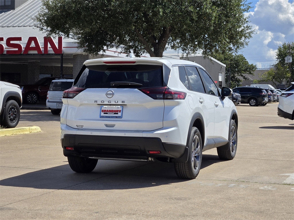 2026 Nissan Rogue SV photo 2