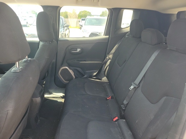 2016 Jeep Renegade Latitude North Edition photo 10