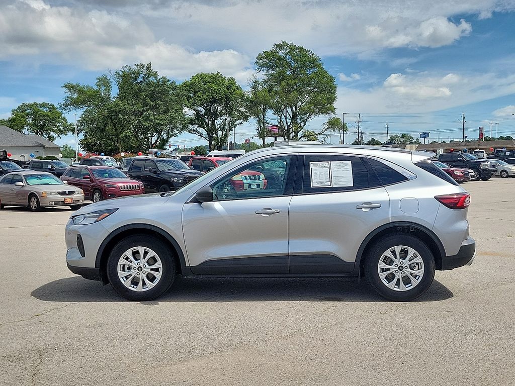 2024 Ford Escape Active photo 2
