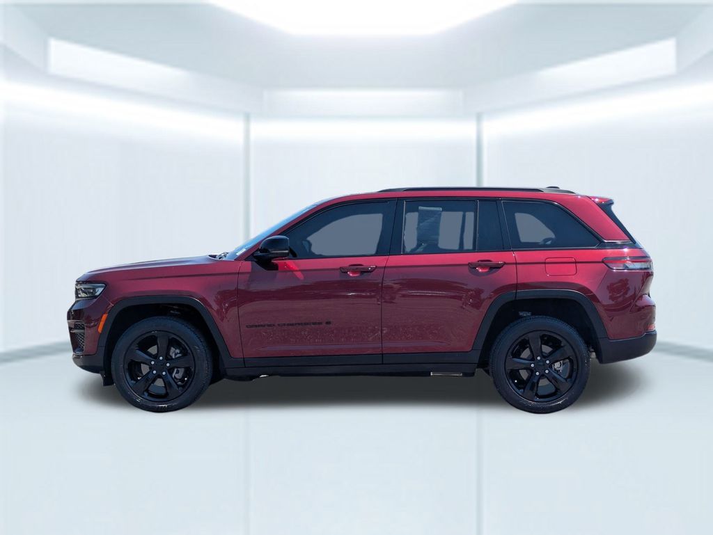 2023 Jeep Grand Cherokee Altitude photo 2