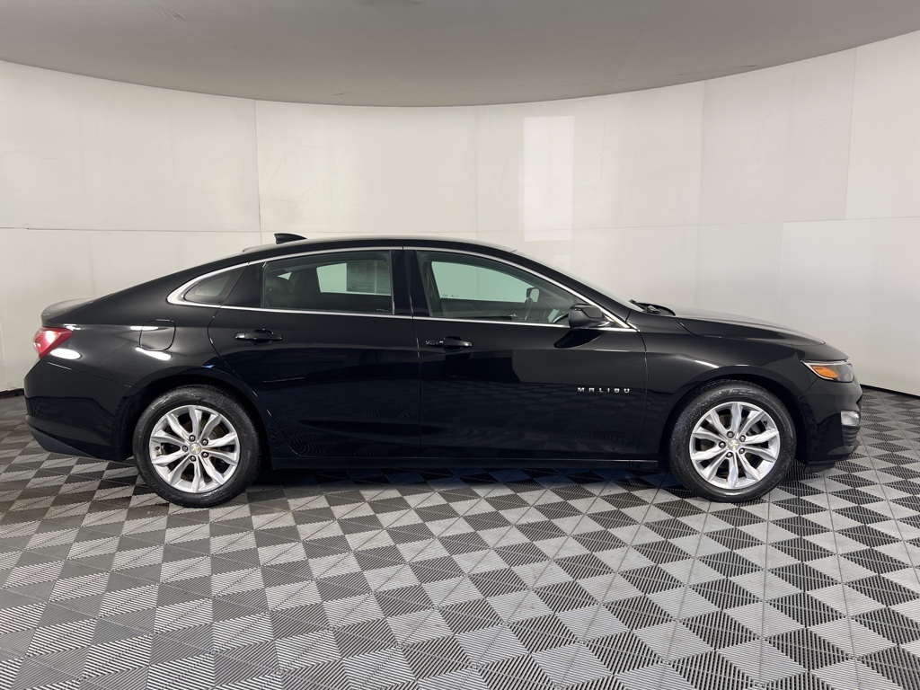 2019 Chevrolet Malibu 1LT photo 2