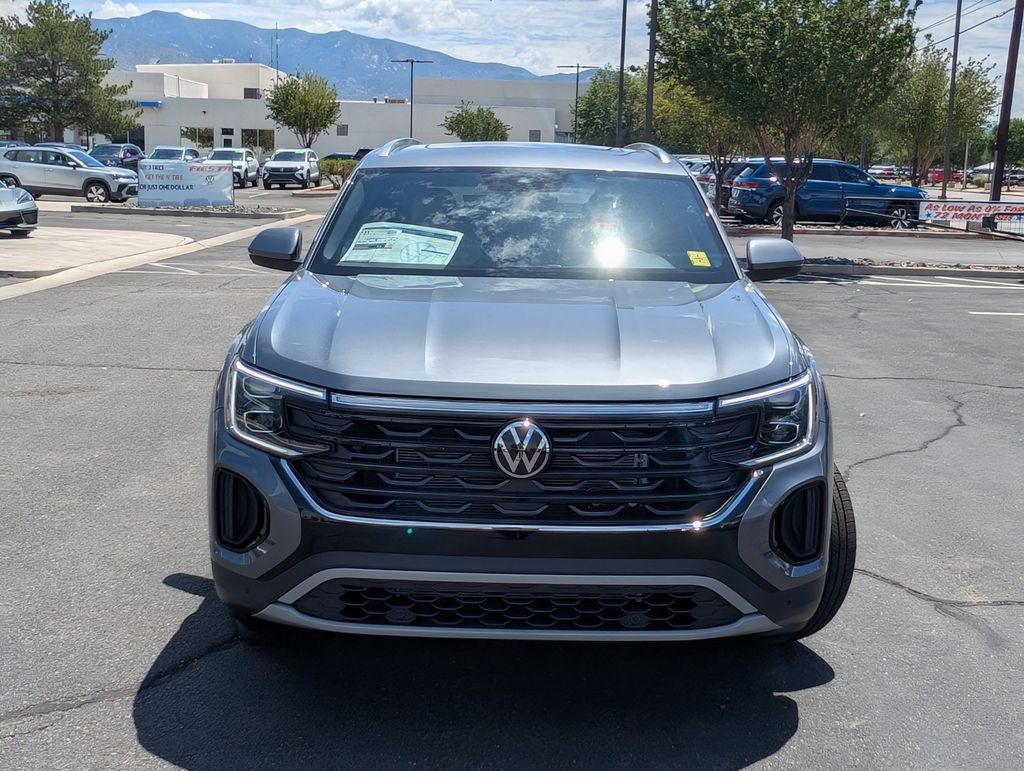 2025 Volkswagen Atlas Cross Sport SE Technology photo 3