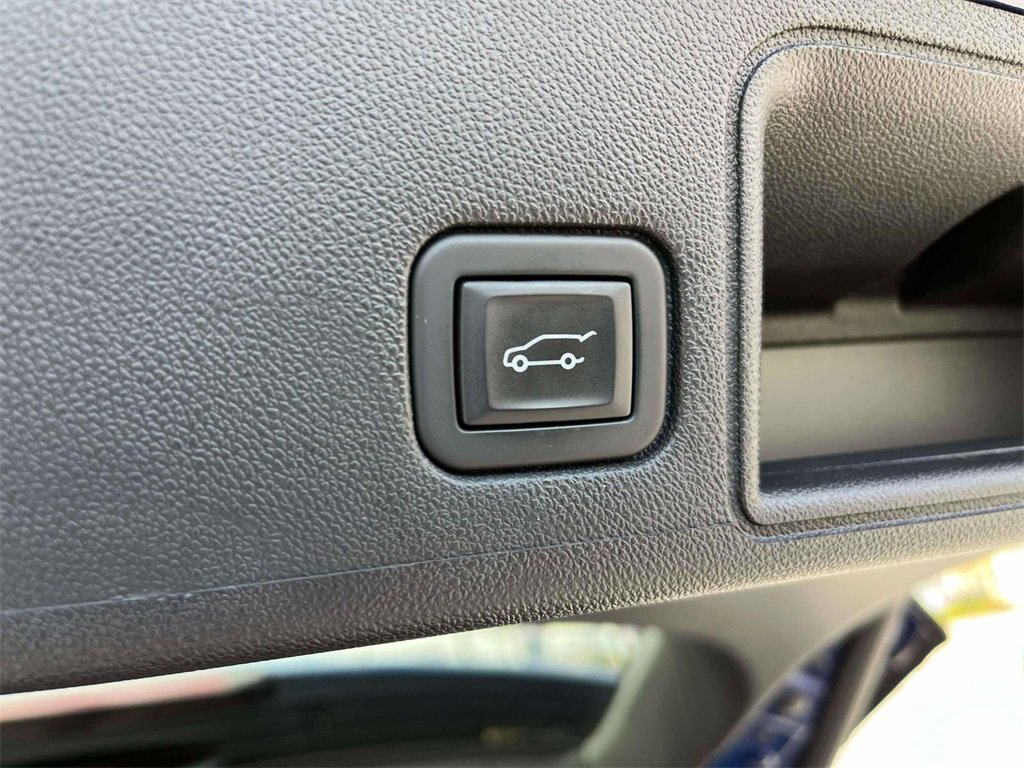 2023 Gmc Terrain SLE photo 17