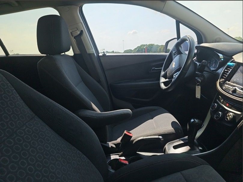2020 Chevrolet Trax LS photo 18