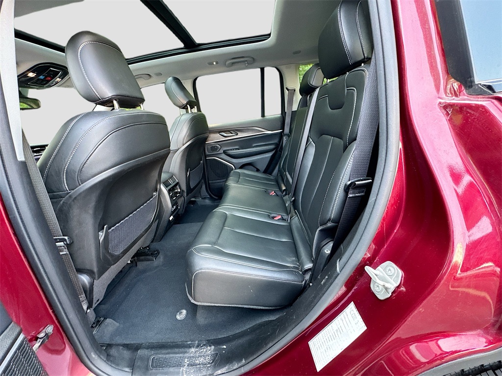 2023 Jeep Cherokee Base photo 25