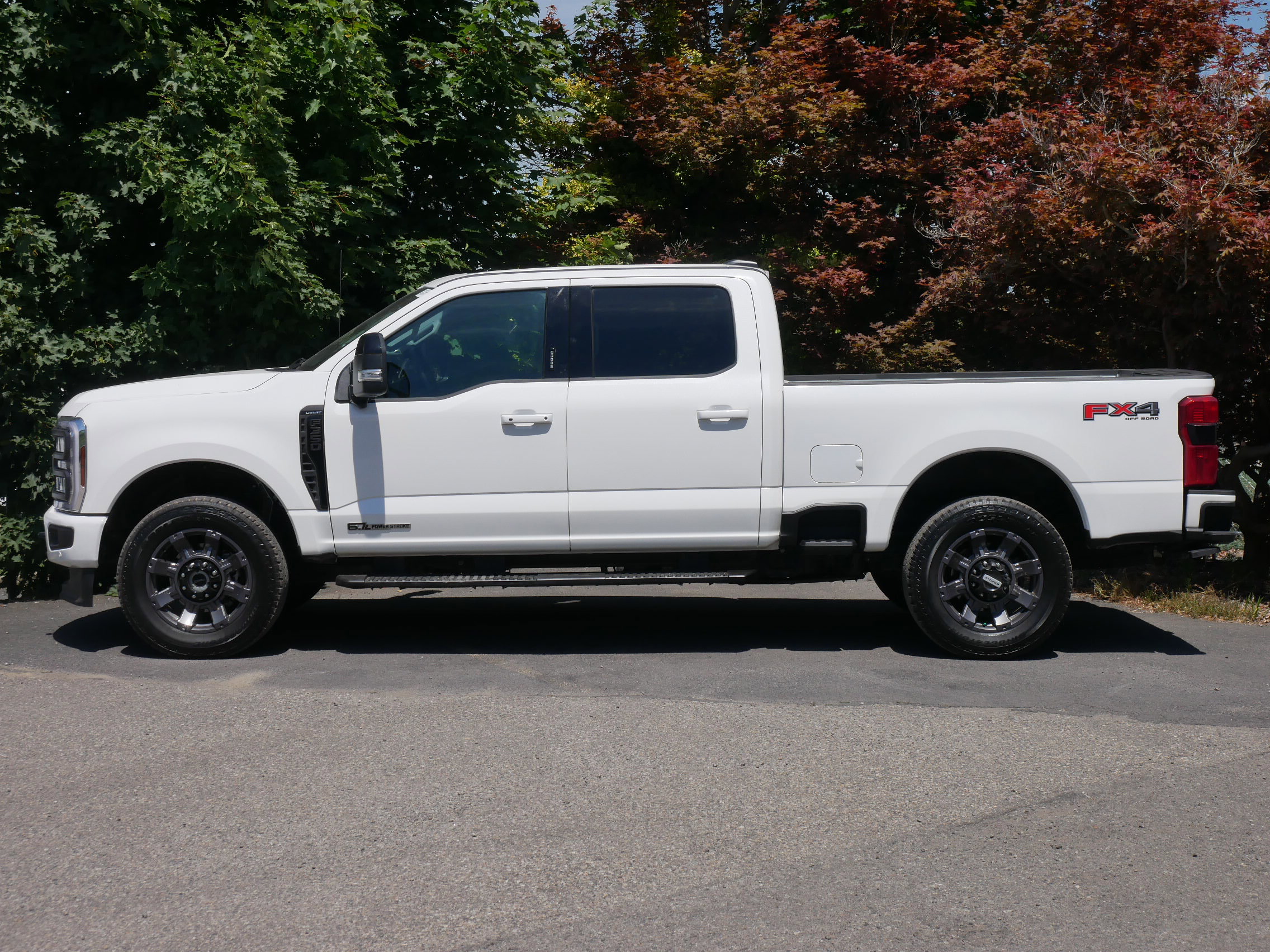 2024 Ford F-350 Lariat photo 16