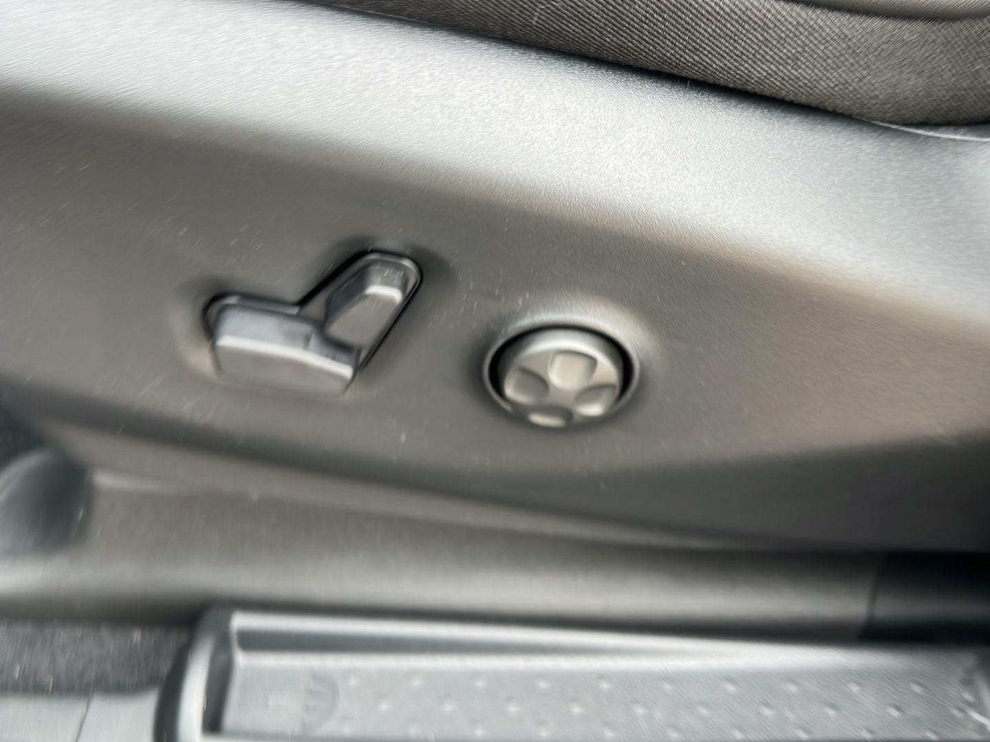 2025 Chrysler Pacifica photo 11