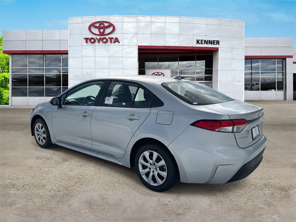 2026 Toyota Corolla LE photo 3