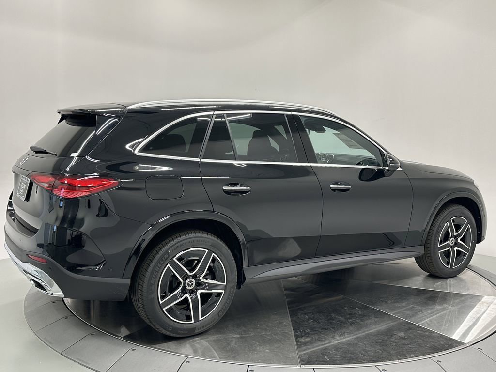 2026 Mercedes Benz GLC 300 photo 5