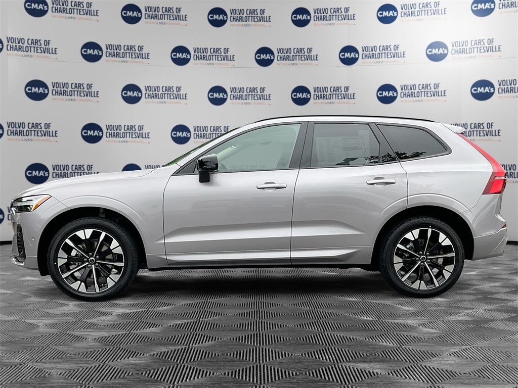 2026 Volvo XC60 B5 Plus photo 2