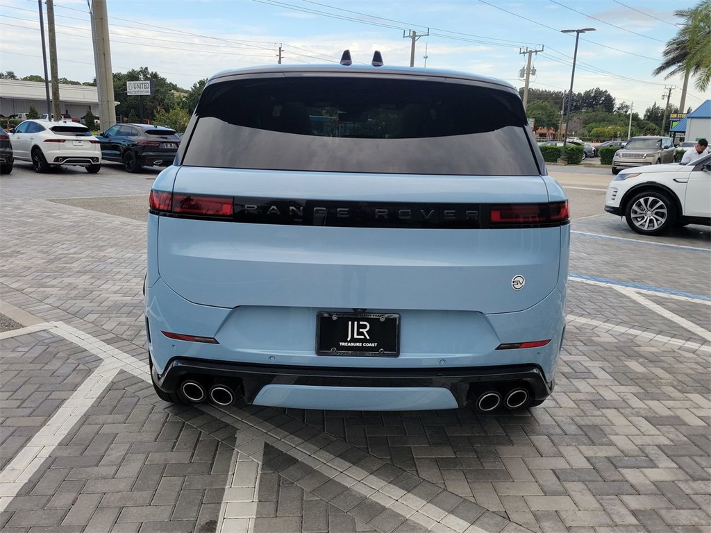 2025 Land Rover Range Rover Sport photo 4