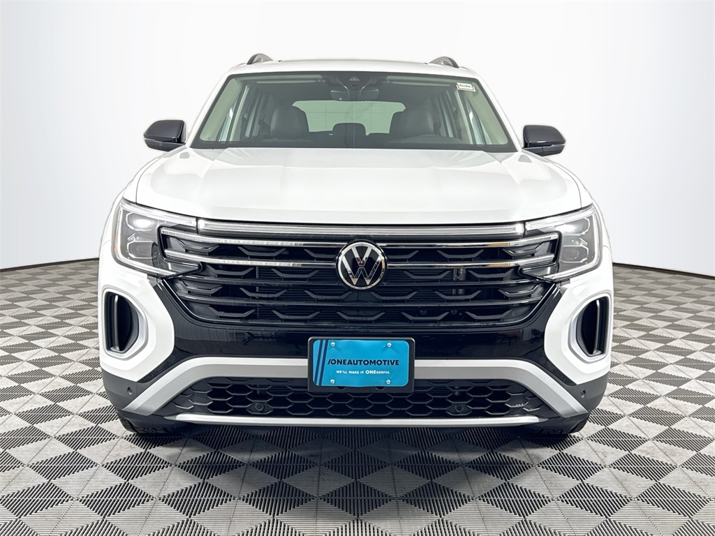2025 Volkswagen Atlas Peak Edition SE photo 3
