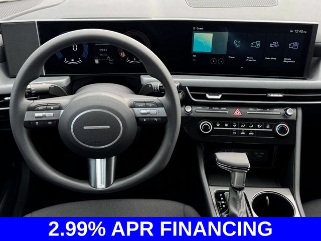 New 2025 White Hyundai SE image 20