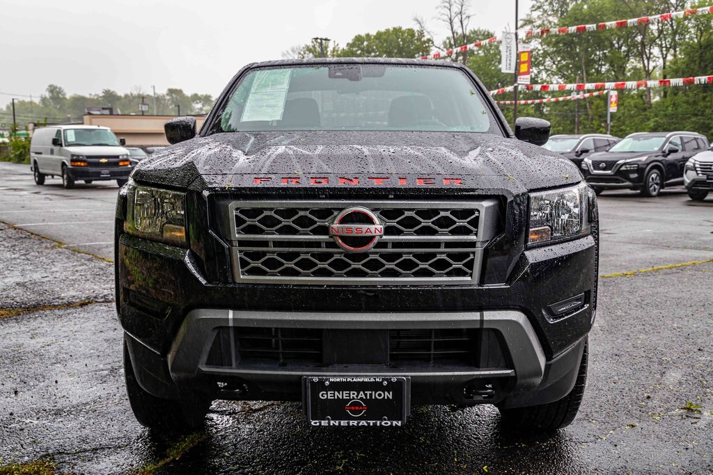 2024 Nissan Frontier SV photo 2