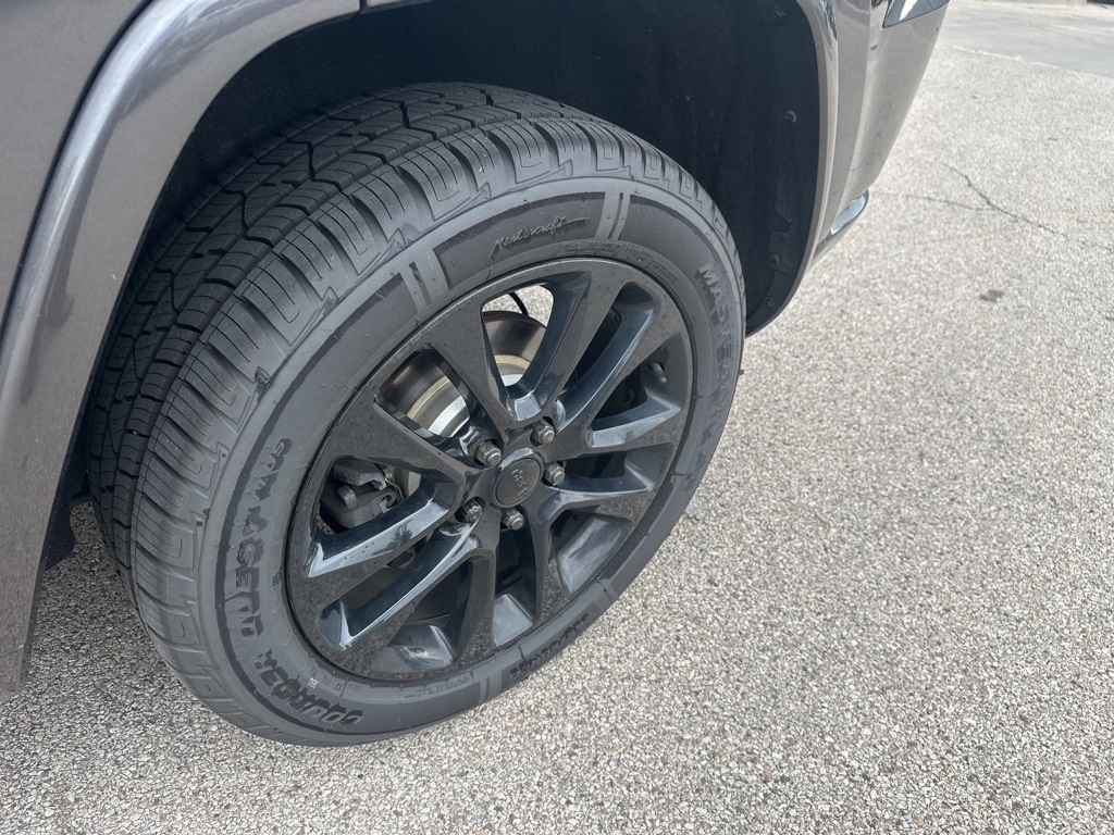 2020 Jeep Grand Cherokee Laredo photo 21