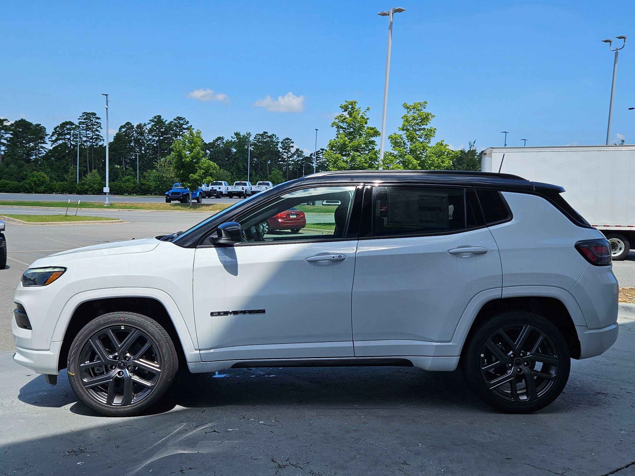 2025 Jeep Compass Limited photo 4