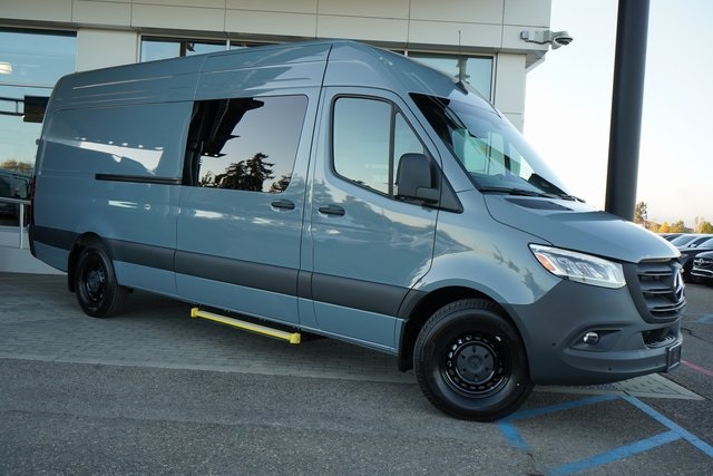 2026 Mercedes-Benz Sprinter Crew Van Base's photo