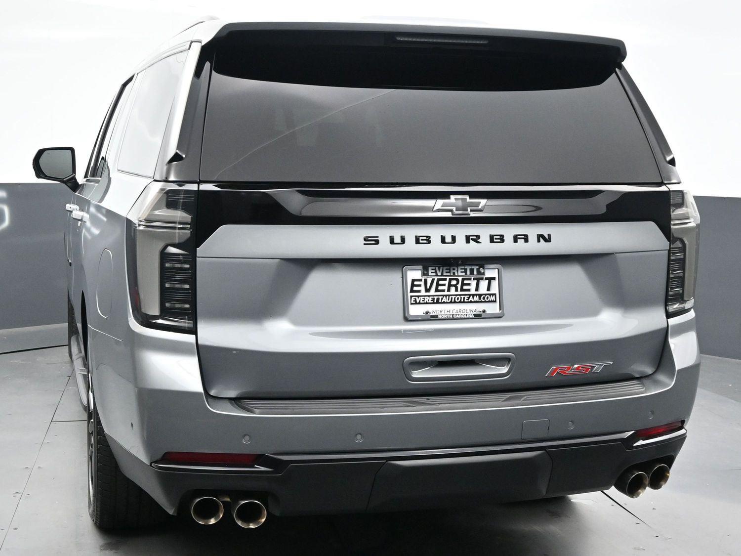 2025 Chevrolet Suburban RST photo 6